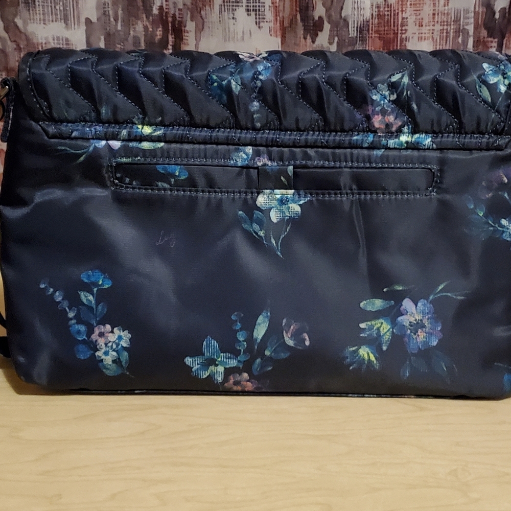 Lug Soar Crossbody - Picture 2 of 3